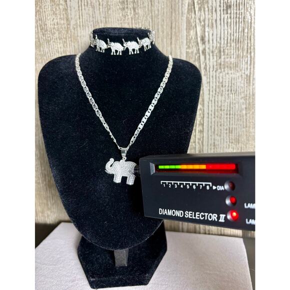 1ct Moissanite Elephant on 19" Chain, 925 Silver & Bonus Bracelet - Picture 5 of 6